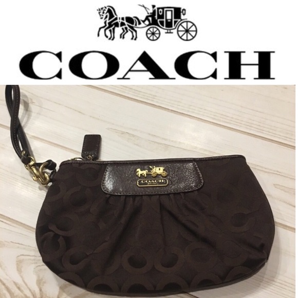 Coach Handbags - 🎉HP🎉Coach Wristlet